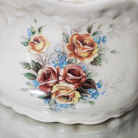 Ratauds, Covered Vegetable Serving Dish - 1960's England - Vanilla White w/ Ros - Picture 7 of 9